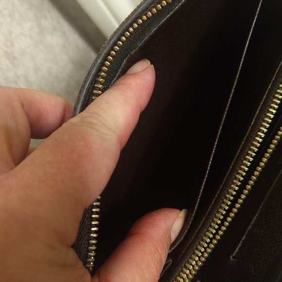 Louis Vuitton Damier Ebene Zippy Wallet - Picture 11 of 16